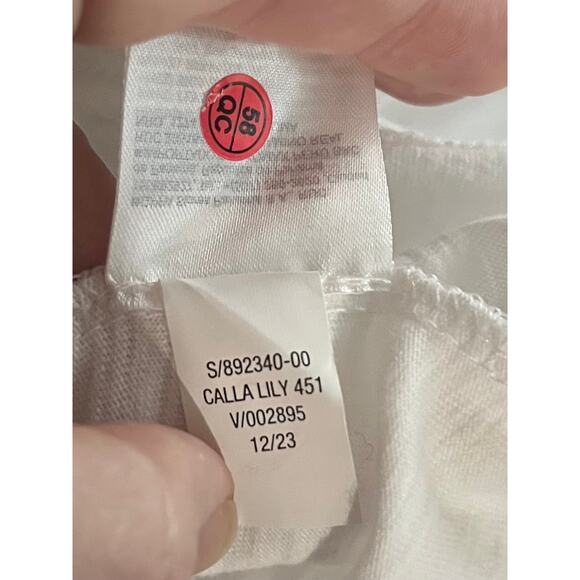 Old Navy Women’s Puff Sleeve Top M White Key Hole Coquette Cottage Flowy NWT - Picture 9 of 9